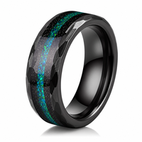 Bague de mariage Galaxy pour homme en carbure de tungstène noir martelé de 8 mm avec incrustation d'opale verte concassée, ajustement confortable, vente en gros