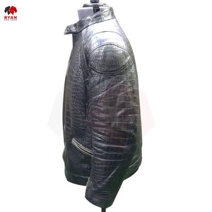 แจ็คเก็ตหนังออกแบบเองสำหรับผู้ชาย สีพื้น โลโก้สั่งทำได้ ไซส์ใหญ่พิเศษ ระบายอากาศได้ดี จาก Ryan Pro Gear - Product Image 6