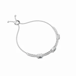 Brazalete Ajustable con Diamantes de Esmeralda y Corte Redondo de Diseño Moderno en Oro de 18K con Diamantes Creados en Laboratorio para Venta y Exportación - Product Image 3