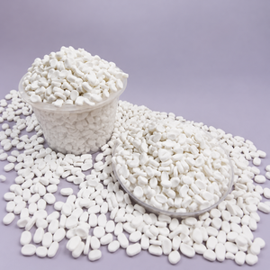 Meilleur prix, produit phare : Granulés de carbonate de calcium (masterbatch) en forme de remplissage, couleur blanc naturel, matière première pour bidons. - Product Image 1