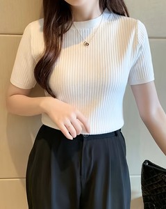 เสื้อคาร์ดิแกนไหมพรมลายดอกไม้สไตล์ลำลองสำหรับผู้หญิง แขนสั้น แฟชั่น ใส่ได้หลากหลาย เป็นเสื้อตัวใน ผลิตจากบังกลาเทศ - Product Image 2