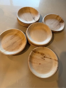 Assiettes jetables écologiques de 5 pouces, rondes, biodégradables, compatibles lave-vaisselle, robustes, vaisselle compostable pour la restauration, assiettes de mariage - Product Image 1