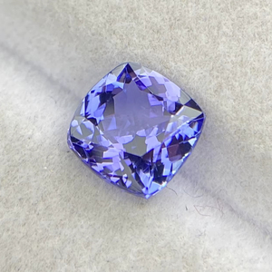 Tanzanite naturelle certifiée de 7 mm, taille coussin carrée, avec une couleur et un lustre excellents, zoïsite naturelle, pierre précieuse non montée de 1,47 carat - Product Image 1