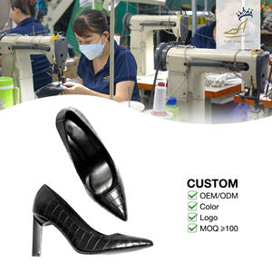 Escarpins à bout pointu en similicuir croco avec logo personnalisé, talon aiguille 9 cm, à enfiler, ODM/OEM, usine du Vietnam - Product Image 1