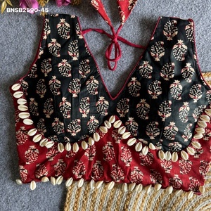 Collection de blouses sans manches et rembourrées en coton Ajrakh-Khadi avec imprimé Ajrakh et travail de coquillages véritables pour les fêtes – Vente en gros - Product Image 1