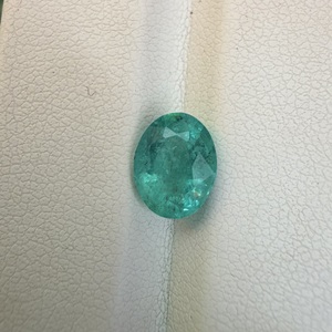Piedra Preciosa de Esmeralda Zambiana Natural de 1.60 Quilates, Corte Ovalado Verde Intenso, Facetada, Suelta, para Joyería - Product Image 5
