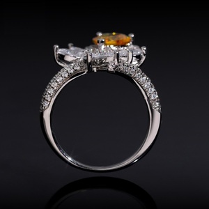 Bague de fiançailles tendance en argent sterling 925 avec diamant CZ jaune, motif floral en forme de cœur, design Halo, pour anniversaire ou mariage - Product Image 5