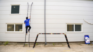 บันไดอลูมิเนียม VIETLADDERS EN131 แบบ 4 ตอน รุ่น NVLG-45 ปรับได้หลายระดับ ใช้ในบ้าน ซูเปอร์มาร์เก็ต ความสูงพับเก็บได้ 700 ซม. น้ำหนัก 18.5 กก. - Product Image 5
