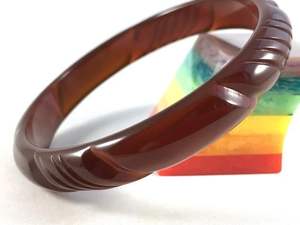 Bracelet en résine multicolore fait main, bijoux fins et volumineux - Product Image 3