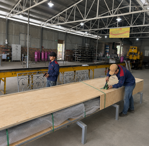Puertas Frontales de Hierro Forjado Personalizadas con Vidrio Templado, Puertas de Entrada de Hierro Modernas para Diseño de Seguridad Exterior de Casas de Lujo - Product Image 6