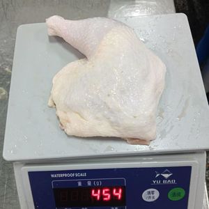 Muslos de Pollo Congelados Halal de Primera Calidad para Exportación, Empacados Individualmente (IQF), 24 Meses de Vida Útil, para Compradores Mayoristas de Carne - Product Image 1