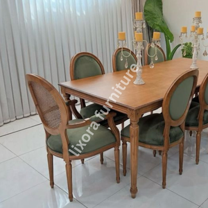 Ensemble de table à manger en bois massif artisanal de luxe pour 8 personnes, style français vintage, chaises en velours vert - Product Image 3