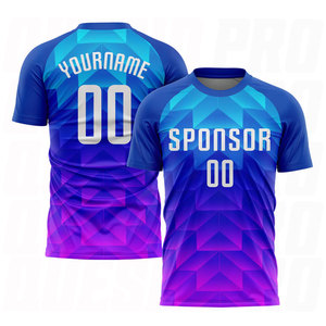 Maillot de football personnalisé de qualité supérieure, respirant et athlétique, avec sublimation, couleurs blanc royal, bleu clair et rose vif - Product Image 1