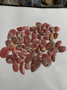 S.F. GEMS Cabochons en Rhodochrosite Naturelle - Destockage en Gros Tailles Mixtes 1000cts Rose - Product Image 1