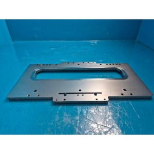 Placa Adaptadora de Distribución de Gas AMAT 0021-15693-001, Usada como Parte del Equipo Semiconductor Legacy - Product Image 6