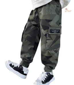 Nouveau pantalon de survêtement camouflage tendance pour garçons, pantalon cargo hip-hop pour grands enfants, idéal pour les voyages en extérieur 2026 - Product Image 1