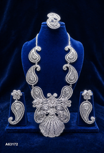 Conjunto de Collar y Pendientes de Aleación Plateada con Diseño de Bola para Mujer A-63170 - Product Image 2