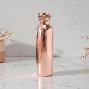 Botella de Agua de Cobre Puro - Acabado Pulido Martillado, Diseño Moderno, Aislamiento Térmico (0-6 Horas), Apta para Agua Hirviendo - Product Image 5
