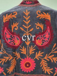 Manteau en velours brodé à la main avec col mandarin, manches longues, motif floral, grande taille, style bohème, vêtements d'extérieur d'automne pour femmes - Product Image 4