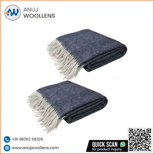 Manta Decorativa Azul Marino con Diseño Espigado, Ligera y Cálida para Sofá, Sillón y Cama - Product Image 6