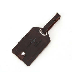 Etiqueta de Equipaje de Cuero Vegetal Italiano con Logotipo Personalizado de Diseñador Nuevo en Oferta - Product Image 4