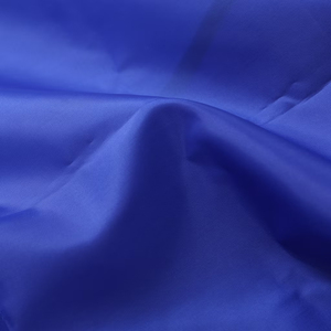Tablier de Coiffure Professionnel Bleu en Polyester Résistant à l'Eau pour Salon de Coiffure, Coupe de Cheveux, Coloration et Coiffage, Réutilisable et Ajustable - Product Image 6