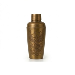 Coctelera de Metal con Acabado en Latón, Diseño Minimalista Indio, con Patrón de Fénix, Herramienta de Bar para Preparar Cócteles - Product Image 1