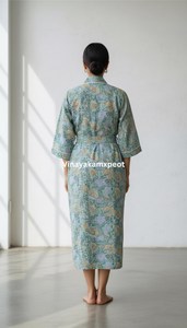 ชุดกิโมโนผ้าฝ้ายพิมพ์ลายด้วยมือหรูหรา, ชุดคลุมหรูหราสีเขียวเสจชุดเดรสลายดอกไม้อเนกประสงค์ใส่ได้ในฤดูร้อน - Product Image 3
