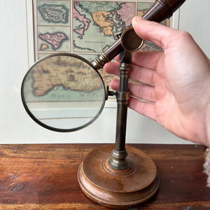 Loupe de lecture réglable en laiton massif de haute qualité avec écran en bois et en verre pour la lecture de livres et de journaux, à prix de gros - Product Image 2