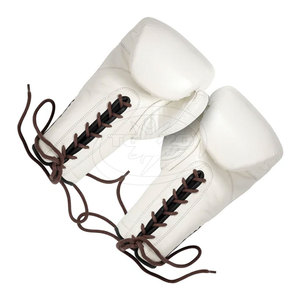 Guantes de Boxeo de Cuero Modernos - Protección UV Duradera y Antideslizantes para Entrenamiento - Product Image 4