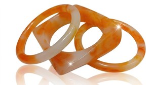 Elegantes Brazaletes de Resina Pintados a Mano para Niñas, Color Amarillo, con Temática Tradicional para Bodas y Uso Diario, Precio Bajo - Product Image 2