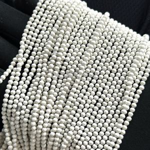 Cuentas redondas microfacetadas de howlita blanca natural de 2 mm, cuentas de howlita para la fabricación de joyas, venta al por mayor, piedras preciosas sueltas facetadas con corte de diamante. - Product Image 5