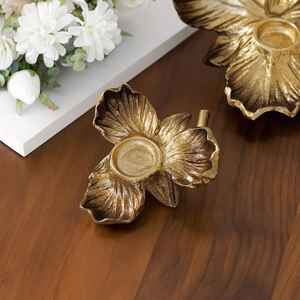 Porte-bougie en forme de fleur, finition argentée, parfait pour la décoration intérieure, centre de table et décoration festive, provenant d'Inde. - Product Image 6