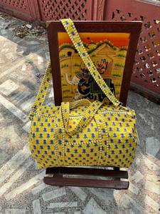 Elegante Bolsa de Lona Acolchada de Algodón para Viajes y Gimnasio – Bolso de Fin de Semana Ligero con Gran Capacidad y Transporte Cómodo - Product Image 5