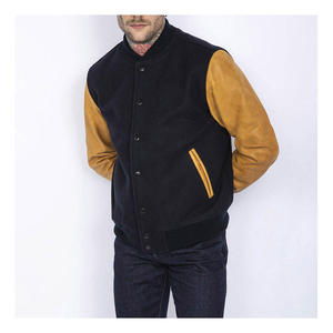 Chaqueta Universitaria Personalizada con Mangas de Cuero Genuino, Cuerpo de Lana y Parches de Chenille - Product Image 4