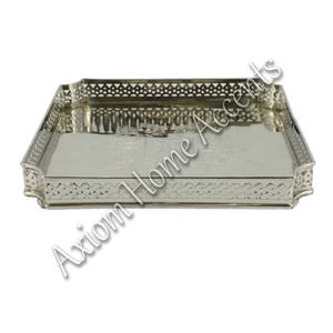 Axiom Home Accents Bandeja de latón moderna para mesa de fiesta de Navidad Bandeja de servicio de metal con acabado brillante - Product Image 4