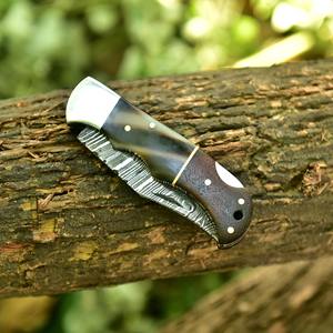 Couteaux pliants à mécanisme non verrouillable avec action de retour fluide pour une utilisation traditionnelle. - Product Image 4