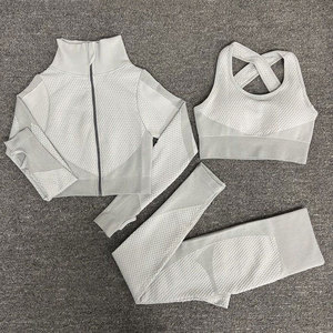 Conjunto de Yoga Blanco de 3 Piezas: Chaqueta de Cuello Alto, Sujetador Deportivo Cruzado y Leggings de Cintura Alta, Transpirables, de Malla, Sin Costuras, para Entrenamiento - Product Image 1
