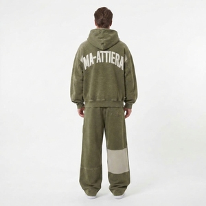 MA-ATTIERA Conjunto de Sudadera con Capucha y Pantalones para Hombre, Verde Oliva, Cremallera Completa, Ajuste Holgado, Estilo Urbano Casual, Estampado de Letras - Product Image 2
