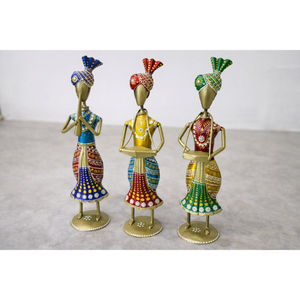 Set de Figuras Metálicas de Músicos Tradicionales de Rajastán (Set 3) con Diseño Art Deco Móvil para Celebraciones de Boda, Pascua y Diwali - Product Image 1