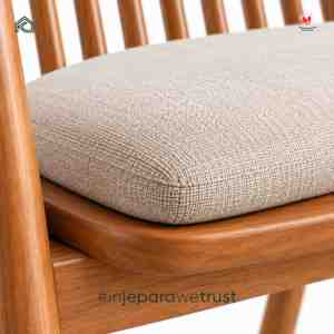 Fauteuil de salle à manger de luxe en teck massif avec dossier à tiges courbées et coussin rembourré, style scandinave moderne pour restaurant et villa - Product Image 2