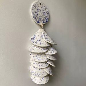 Décoration murale minimaliste moderne, art mural pour la maison, décoration de salon, suspensions murales de qualité supérieure, arts décoratifs pour la maison par UO INDIA - Product Image 1