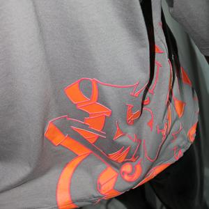 Camiseta de Manga Corta Gris para Hombre con Estampado Rojo, Cuello Redondo, Corte Casual, Largo Regular, 100% Algodón Jersey, HILOS FINOS - Product Image 6