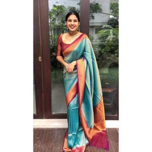 Diseñador banarasi Sari de seda suave con blusa sin costuras azul cielo - Product Image 1