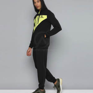 Conjunto deportivo ligero e informal para hombre con chaqueta con cremallera y pantalones tipo jogger, ideal para el gimnasio, viajes o actividades casuales diarias. - Product Image 2