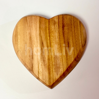 Assiette Cœur Mini en Bois de Teck Écologique, Vente en Gros, Durable, Sans Peinture, Halal, Personnalisable, Décoration Mignonne en Bois pour Desserts et Snacks