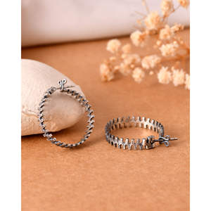 Pendientes de Aro Finos y Ligeros de Plata Meera Jaipur de la India, Modelo MTER545 - Product Image 4