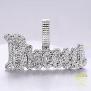 Pendentif personnalisé en moissanite de luxe, motif nom Brooklyn, lettres ciselées, serti de diamants étincelants - Product Image 1
