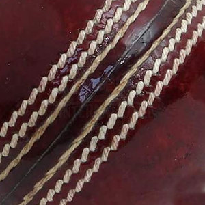Pelota de Cricket de Alto Rendimiento, Ecológica, Transpirable y Flexible, con Cubierta de Cuero Sólido, para Entrenamientos Escolares y Sábados de Partidos - Product Image 6