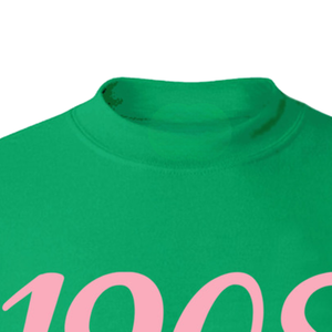 Sudadera con cuello redondo AKA 1908Script Year, de forro polar premium, con letras griegas, personalizada para hermandades, color verde Kelly - Product Image 5